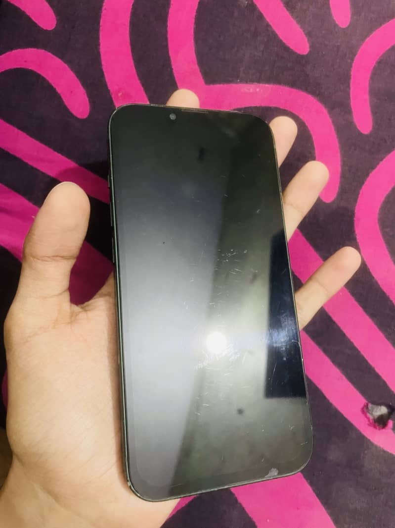 Apple iPhone 13 1