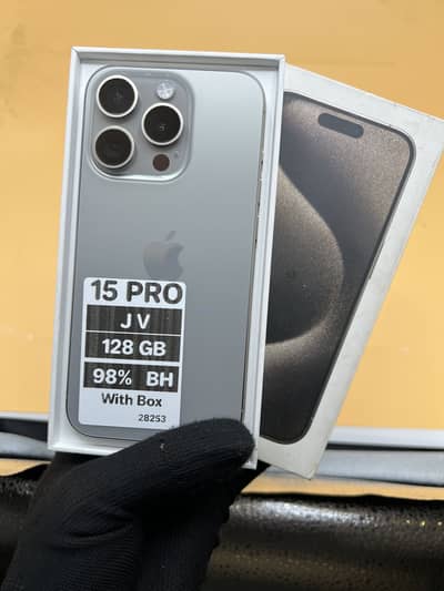 Apple iPhone 15 Pro Jv 128 GB 98% Battery Health with box 10/10