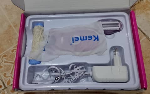 Kemei KM-2068 2 in 1 shaver head & eplitor