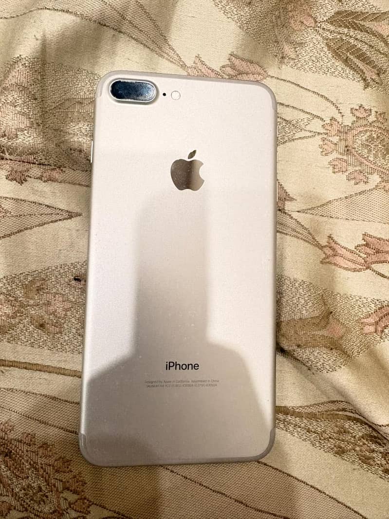 Apple iPhone 7 Plus 1