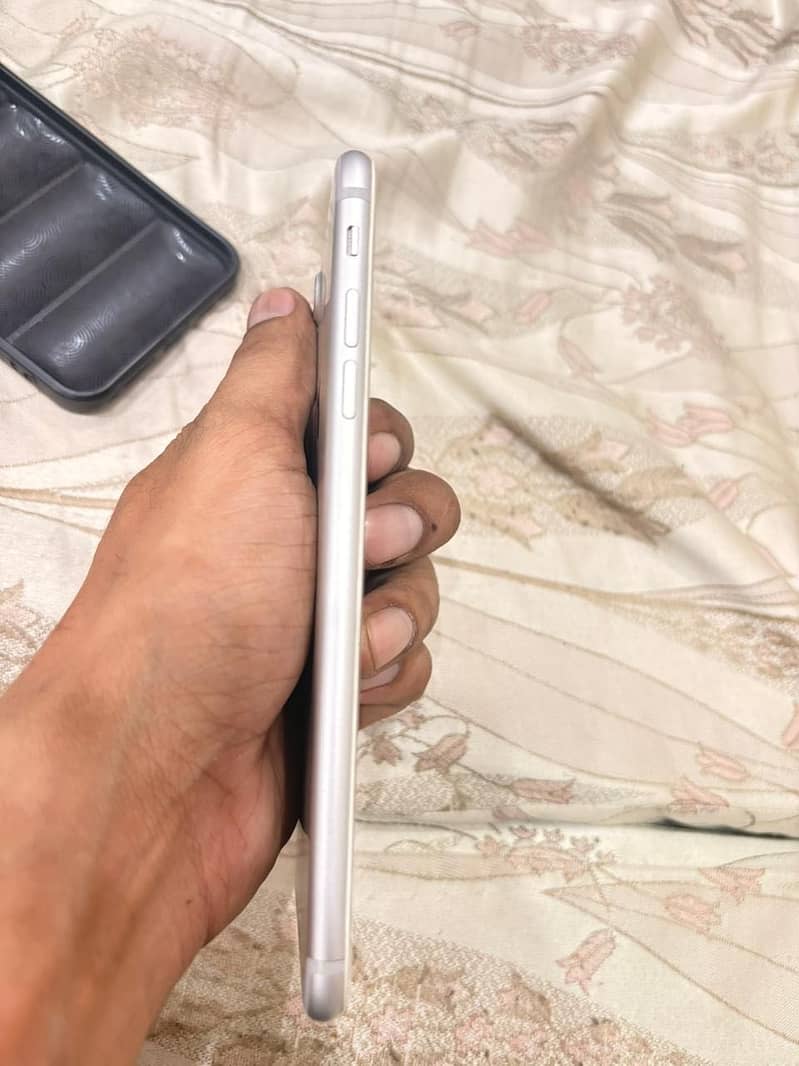 Apple iPhone 7 Plus 4