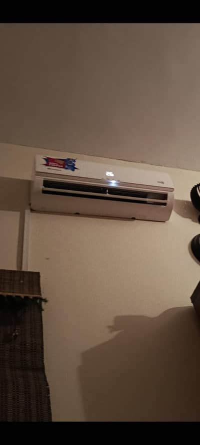 1 ton non inverter AC for sale