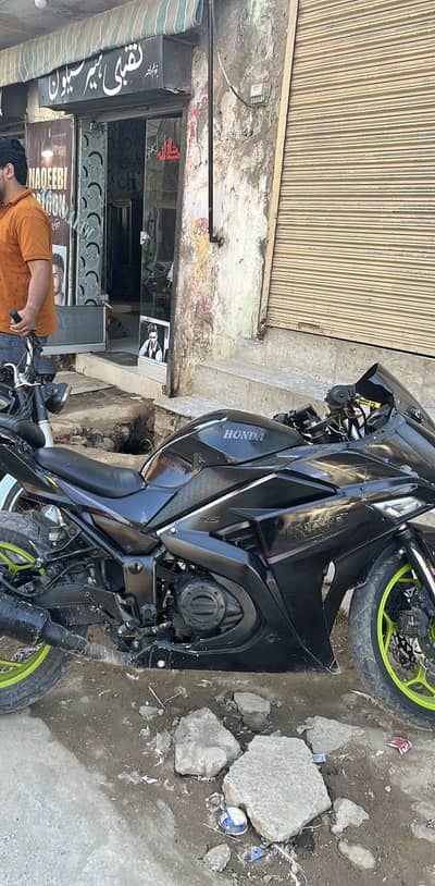 hunda cbr250rr