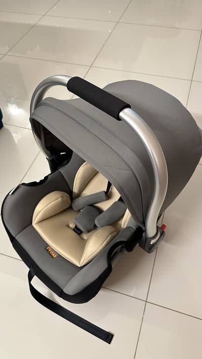Carry Cot - Mom Squad
