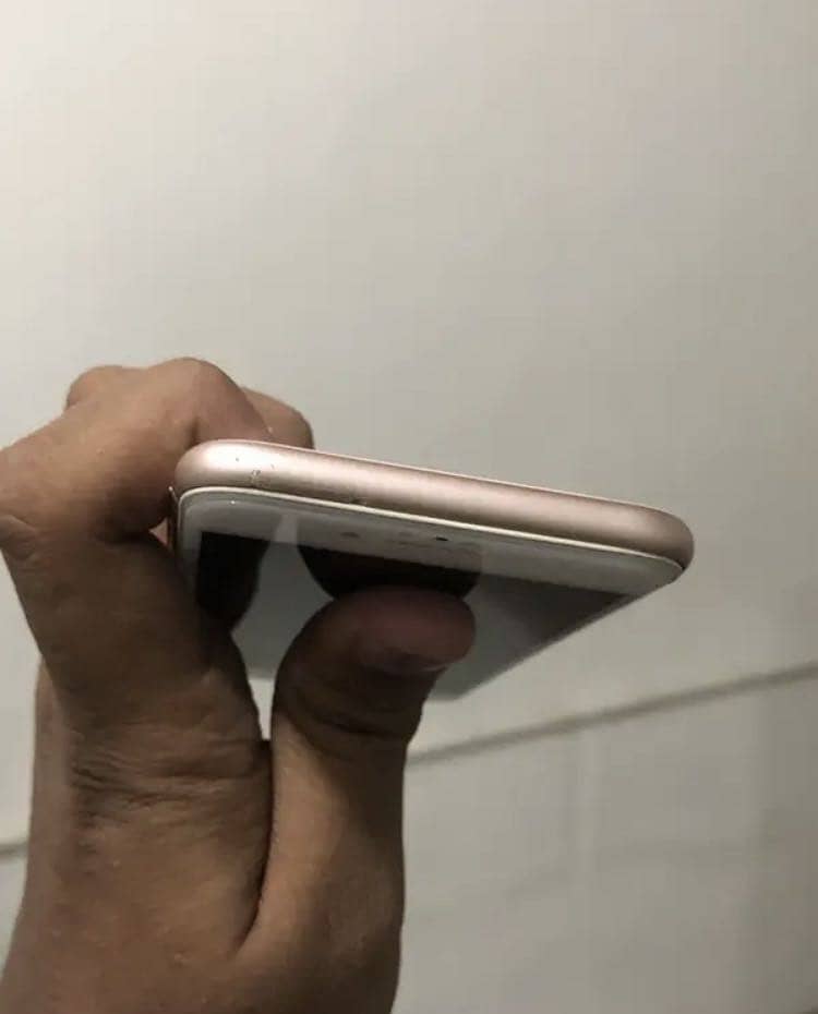 Apple iPhone 8 3