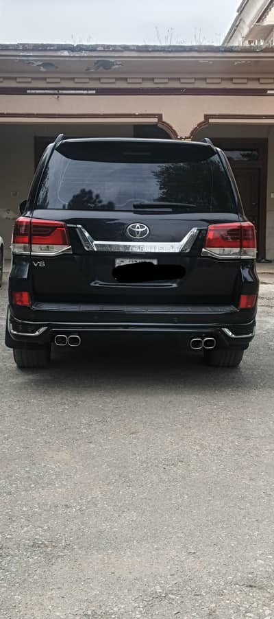 Toyota Land Cruiser facelift to 2018