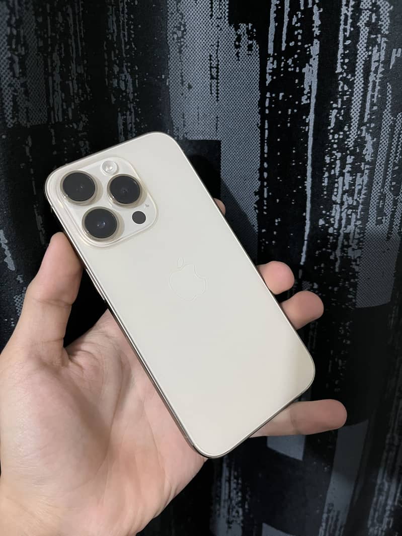 Apple iPhone 14 Pro 0