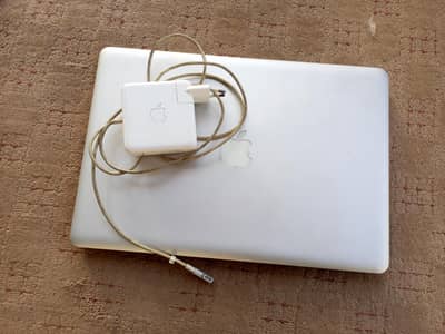 apple laptop