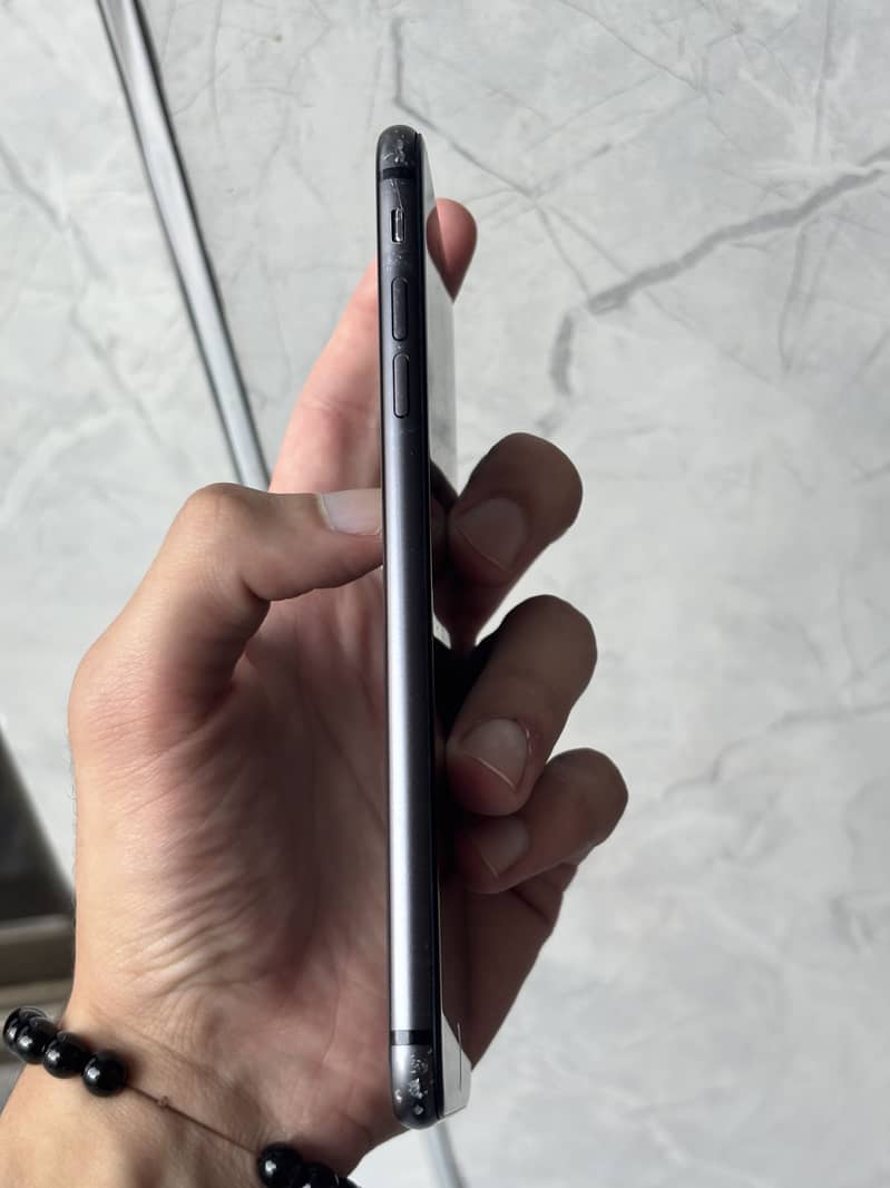 Apple iPhone 8 Plus 6