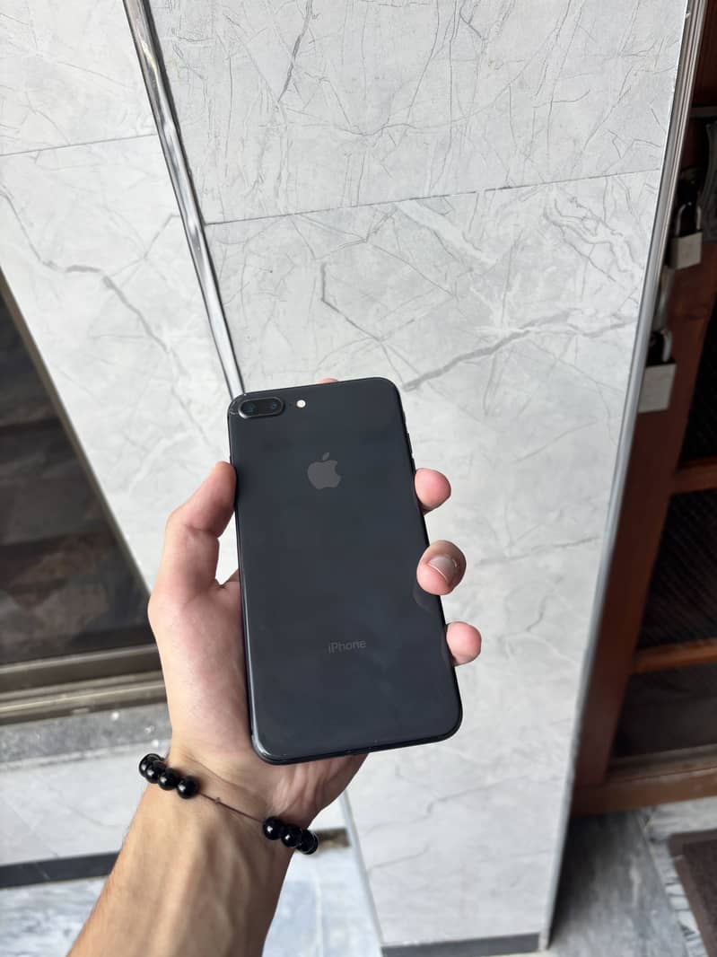 Apple iPhone 8 Plus 7