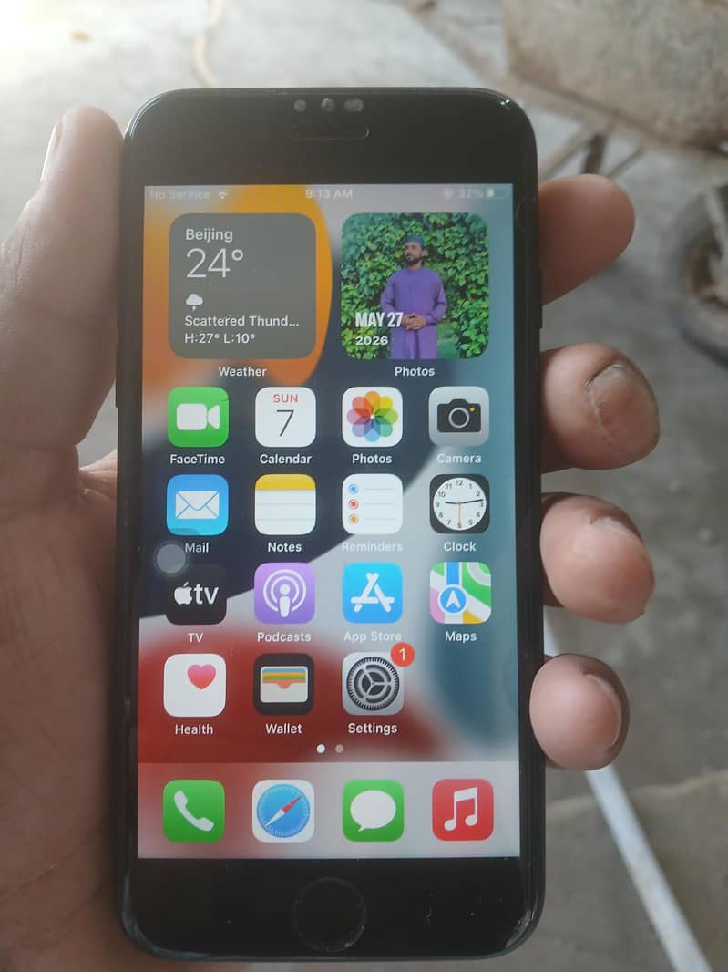 Apple iPhone 7 0