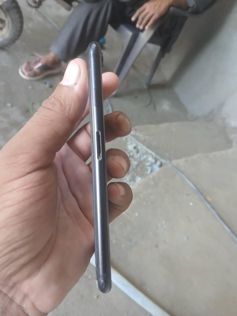 Apple iPhone 7 2