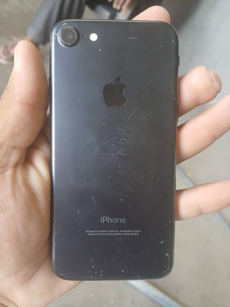 Apple iPhone 7 4