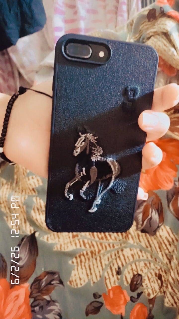 Apple iPhone 8+ 1