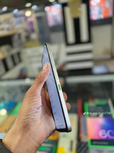 Infinix hot60i Ram6 Room128