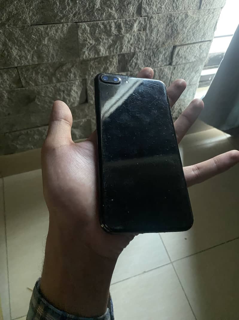 Apple iPhone 7 Plus 5
