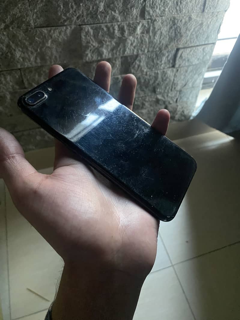 Apple iPhone 7 Plus 6