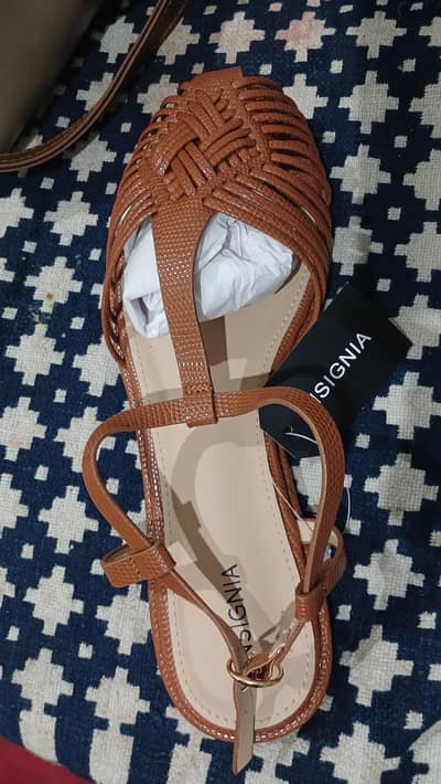 Insignia Brand New Shoes, size 41
