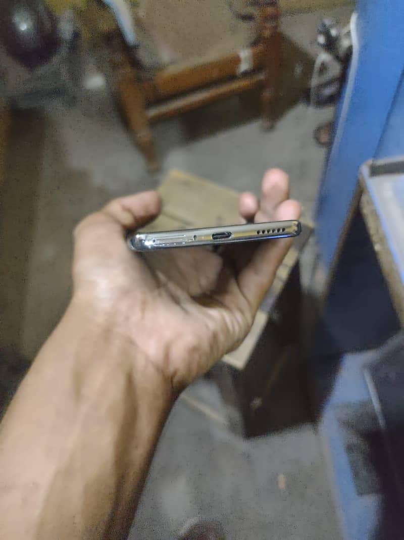 Tecno CAMON 40 Pro 1