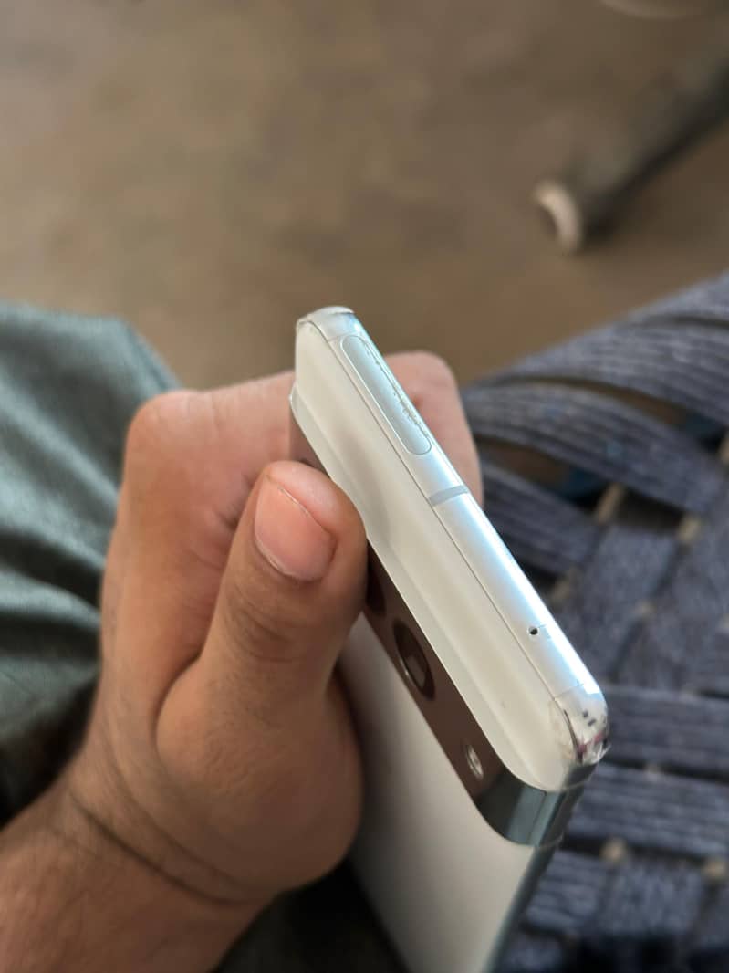 Google Pixel 7 Pro 9