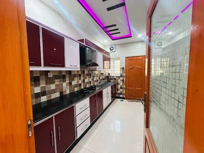 5 marla Dauble unit house for sale