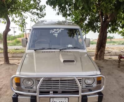 Mitsubishi Pajero aisi working no accident total original