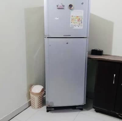 Fridge/refrigerator for sale