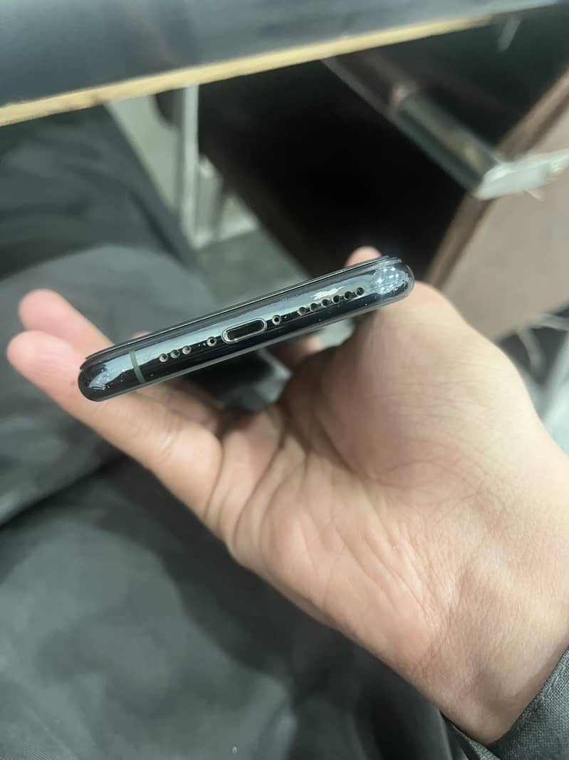 Apple iPhone 11 Pro 3