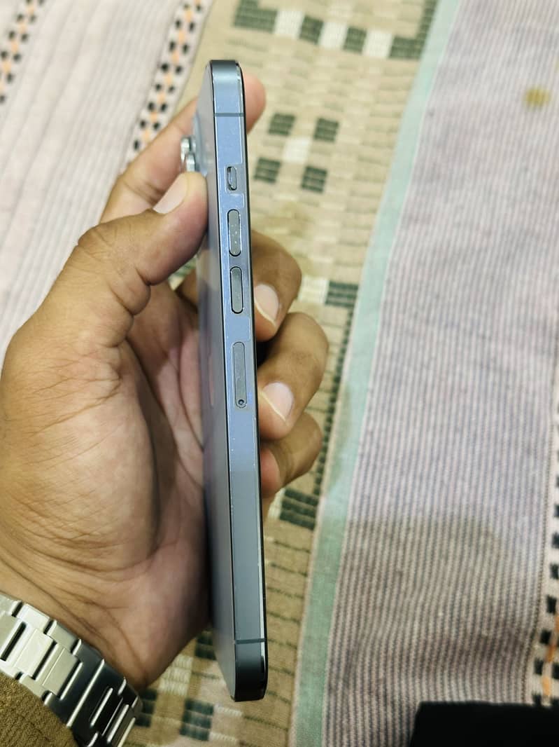 Apple iPhone 13 Pro Max 4