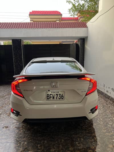 Honda City IVTEC 2018 oriel if red metre