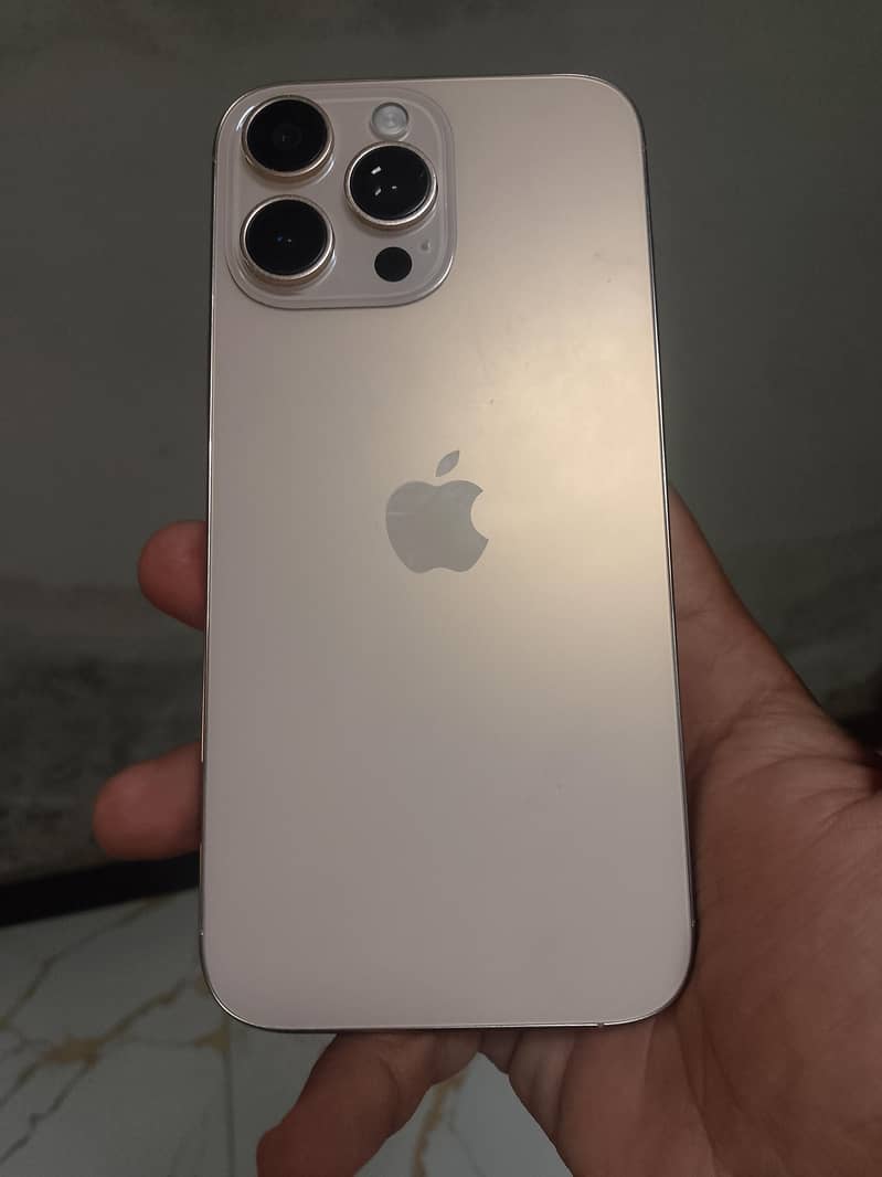 Apple iPhone 16 Pro Max 6
