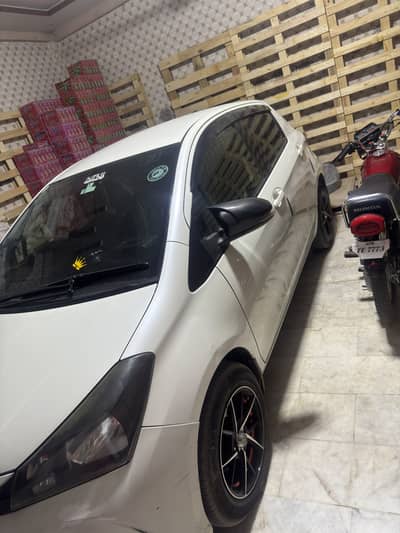Toyota Vitz 2015