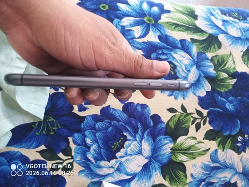 Apple iPhone 11 3