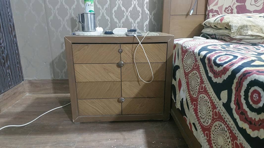 single bed ,side table 3