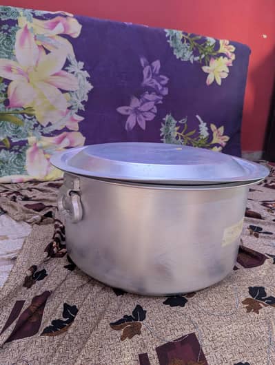 Deghcha Aluminium Ka – Bara Size – Achi Condition