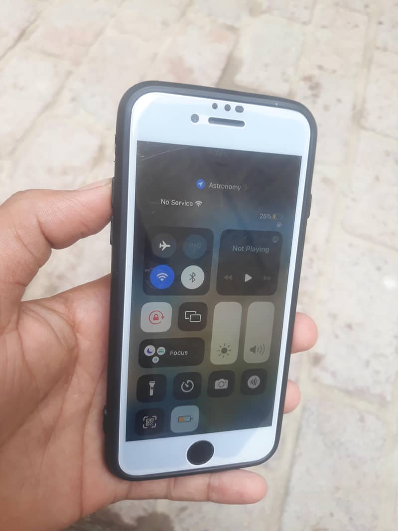 Apple iPhone 8 3