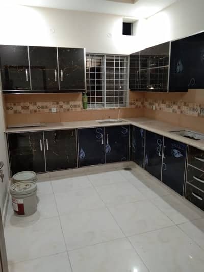 10 upper portion available for rent family ka ly