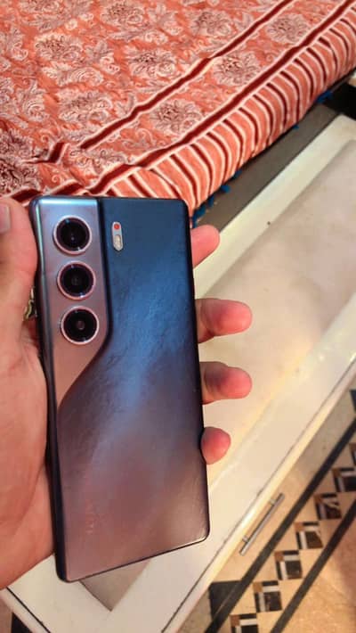 Tecno CAMON 40 Pro