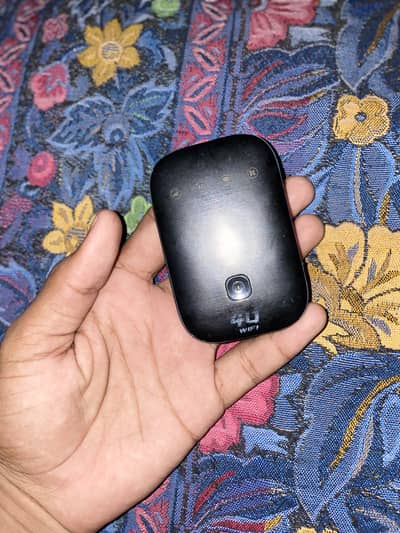 Jazz 4G WiFi Device - Working Condition - Back Cover Damaged