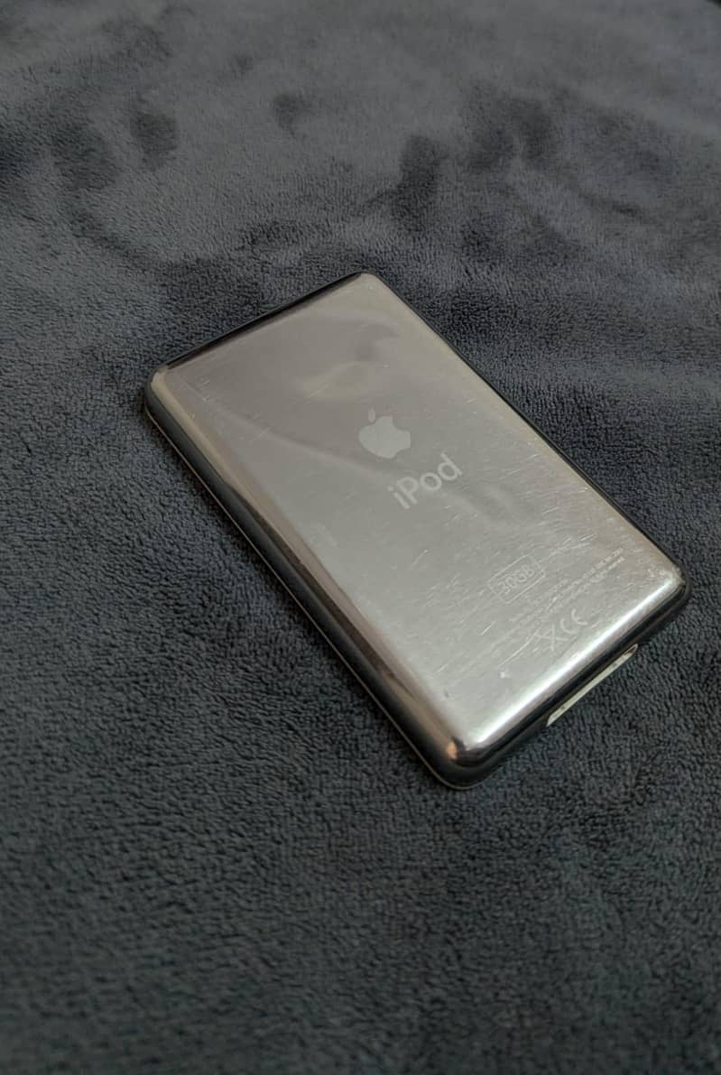iPod 5.5gen 30gb thin model 4