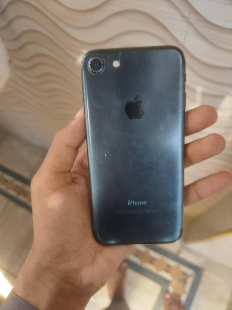 Apple iPhone 7 1