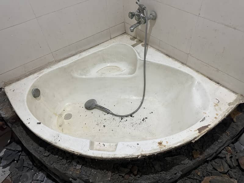 Bath Tub 0