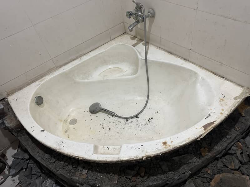 Bath Tub 1