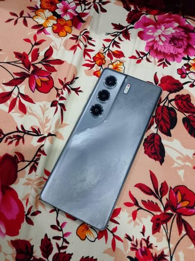 Tecno CAMON 40 Pro