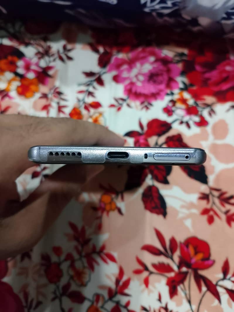 Tecno CAMON 40 Pro 1