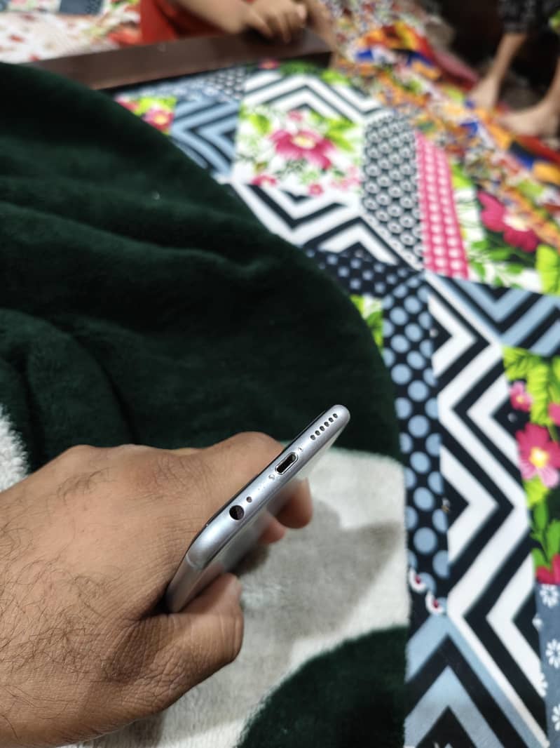 Apple iPhone 6S 2