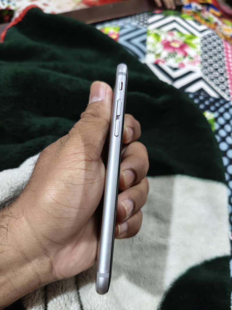 Apple iPhone 6S 3