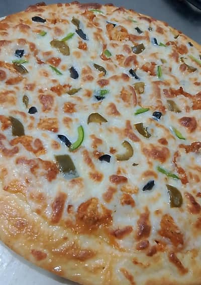 I'm Pizza and fast food Chef , my contact number (0313-223779. four)