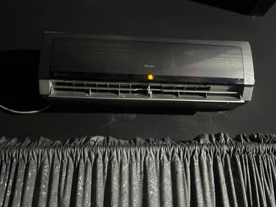 Gree DC inverter 1 ton 03026507720