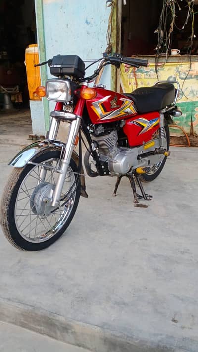 Honda CG125 2025